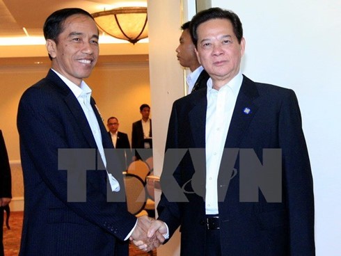 PM holds talks with Indonesia's president  - ảnh 1